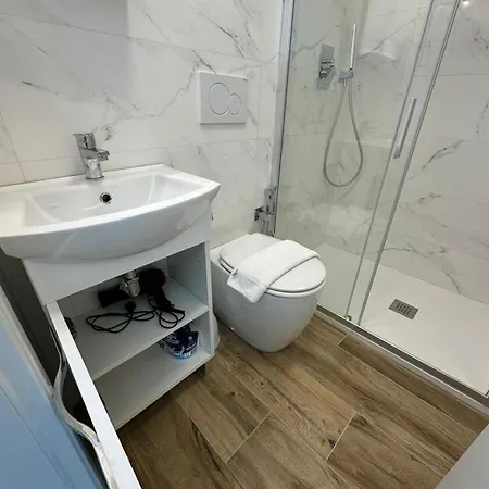 Bed&bikerome Giulio Cesare 4*