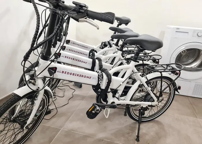 فندق مبيت وإفطار Bed&bikerome Giulio Cesare 4*