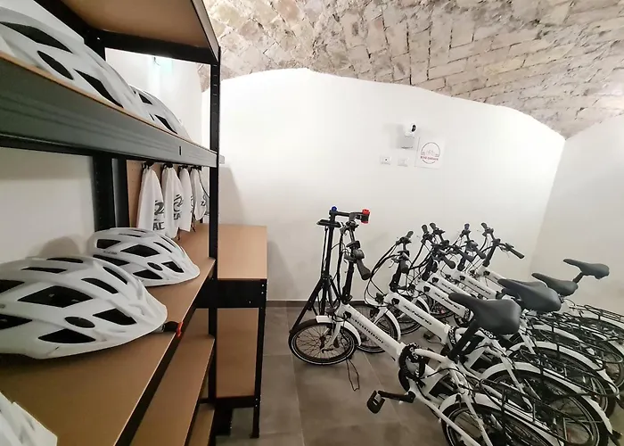 Bed&bikerome Giulio Cesare Nocleg ze śniadaniem 4*